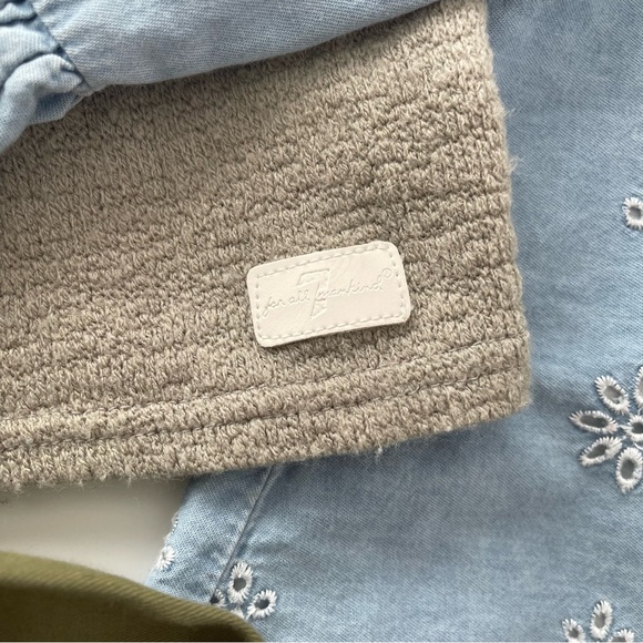 Bundle 3 Girls Tops Size 4T Knit Fringe Eyelet Chambray Olive Green Tunic - Picture 5 of 14